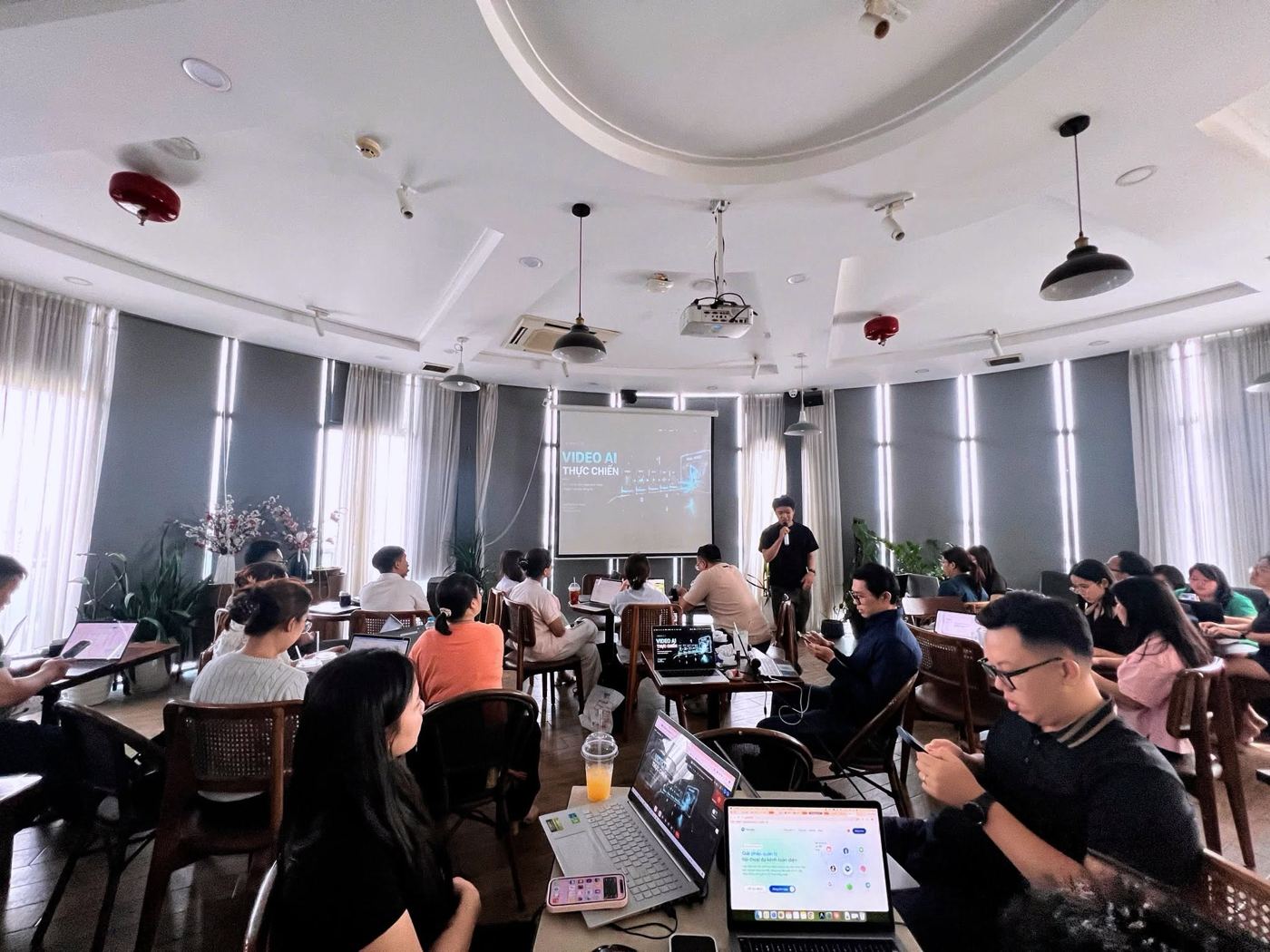 Toàn cảnh lớp học